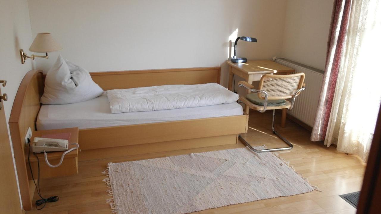 Waldfrieden Bed and breakfast 3*